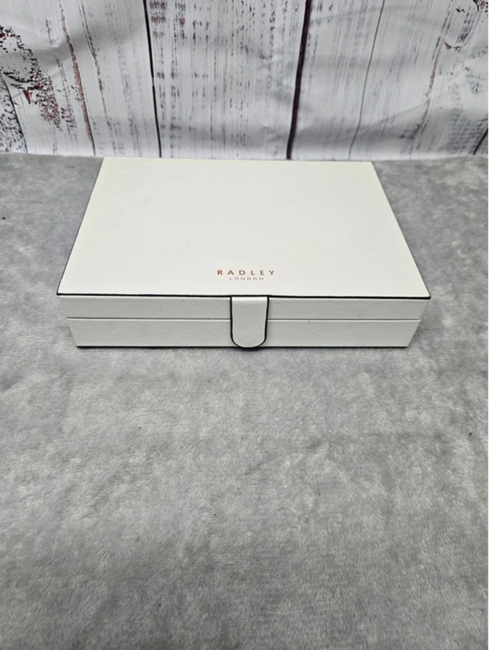 Radley London Jewelry Box White Cream Ring Organizer Storage Case Travel Display